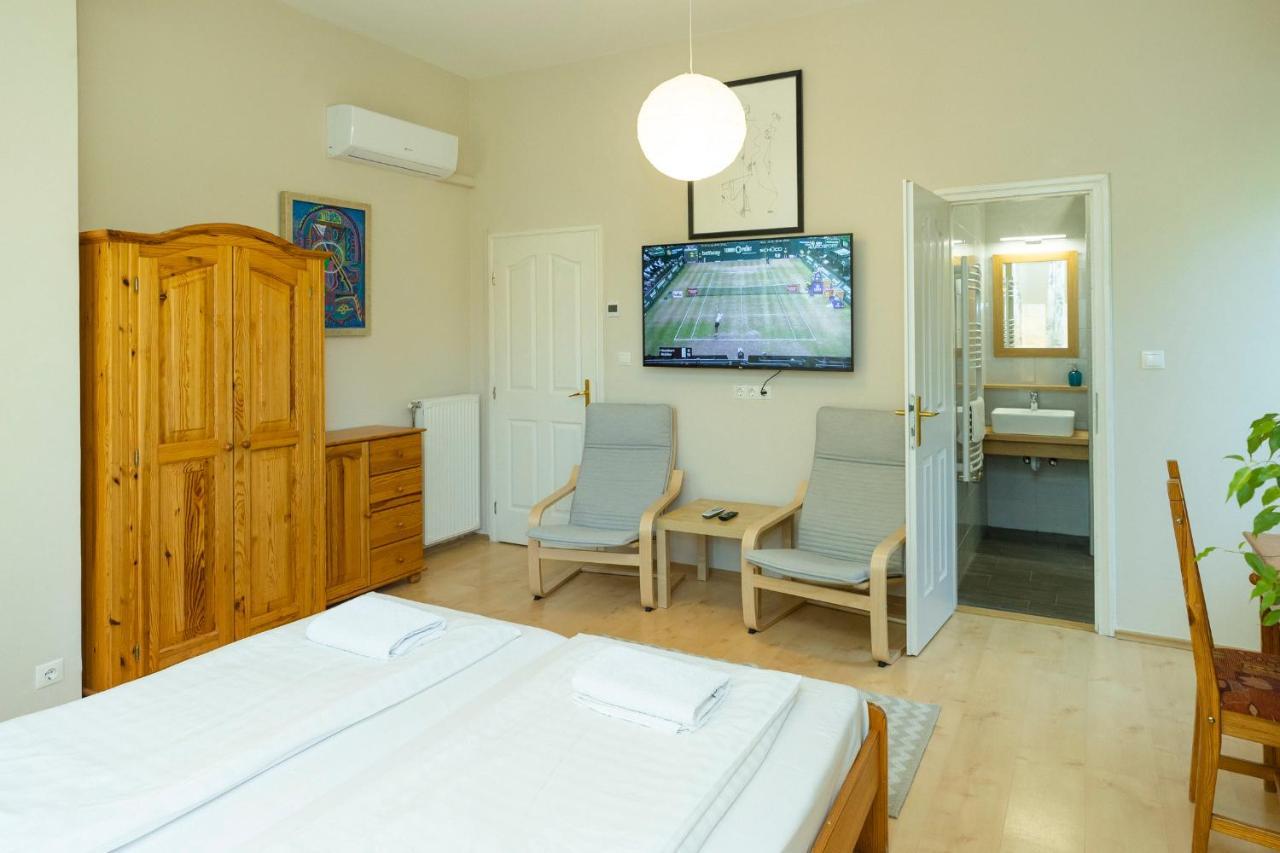 Nemes Apartman เอ็กเกอร์ ภายนอก รูปภาพ