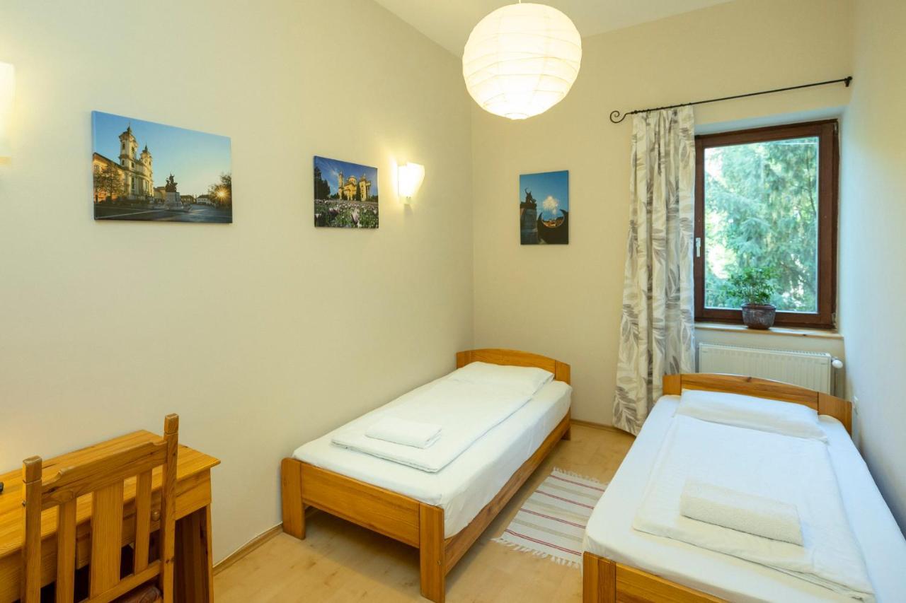 Nemes Apartman เอ็กเกอร์ ภายนอก รูปภาพ