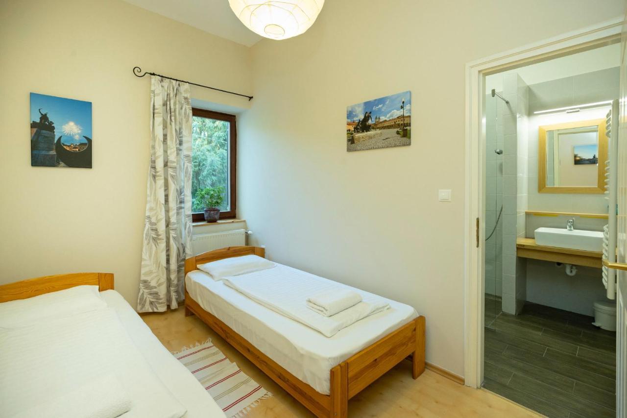 Nemes Apartman เอ็กเกอร์ ภายนอก รูปภาพ