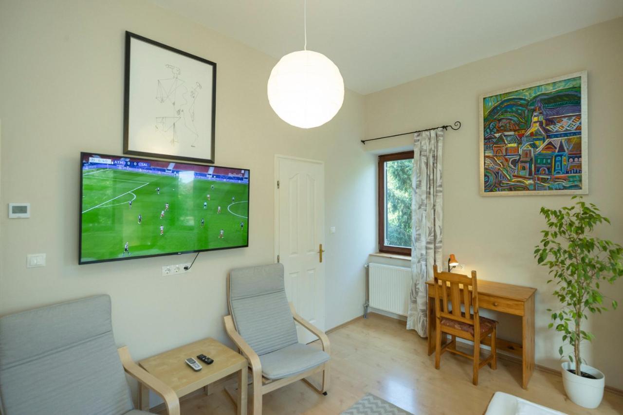 Nemes Apartman เอ็กเกอร์ ภายนอก รูปภาพ