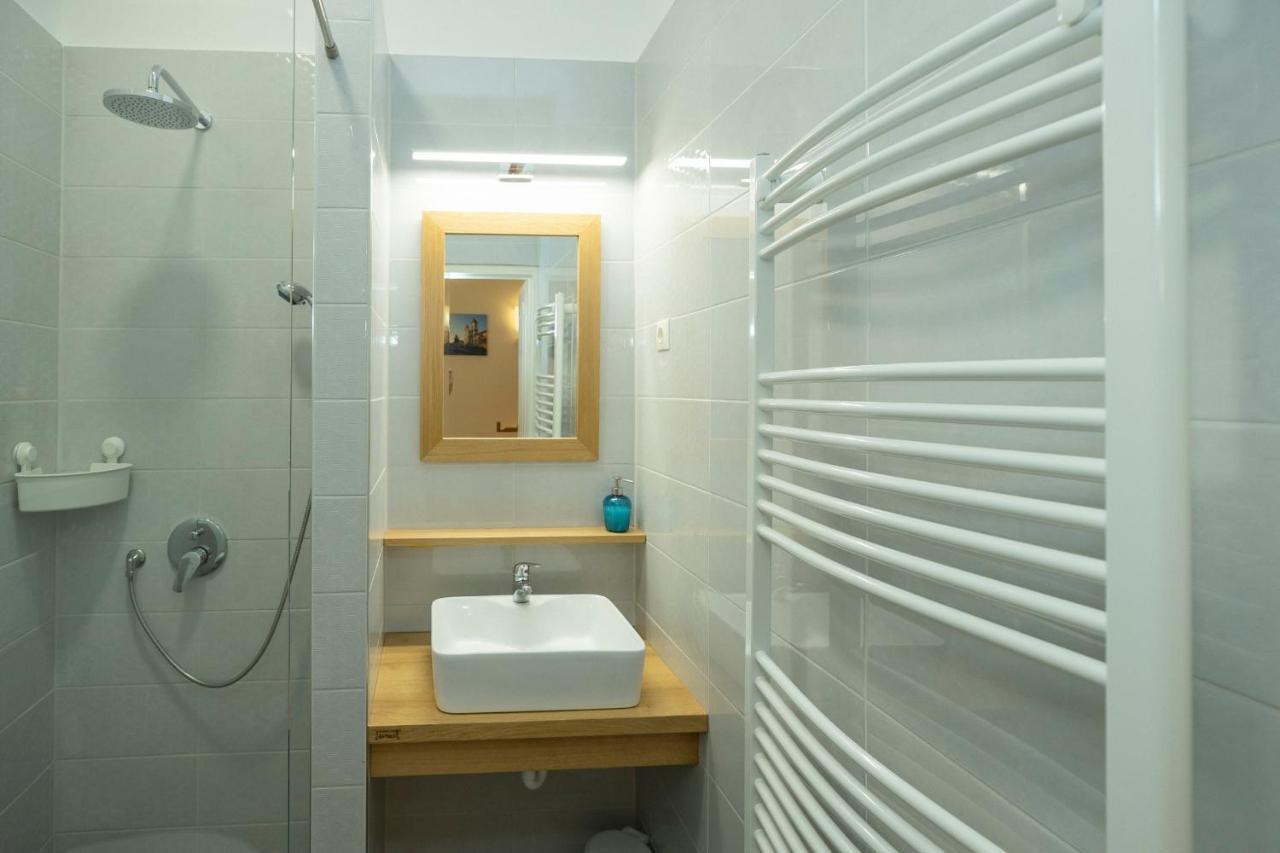 Nemes Apartman เอ็กเกอร์ ภายนอก รูปภาพ