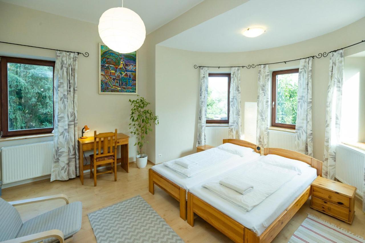 Nemes Apartman เอ็กเกอร์ ภายนอก รูปภาพ